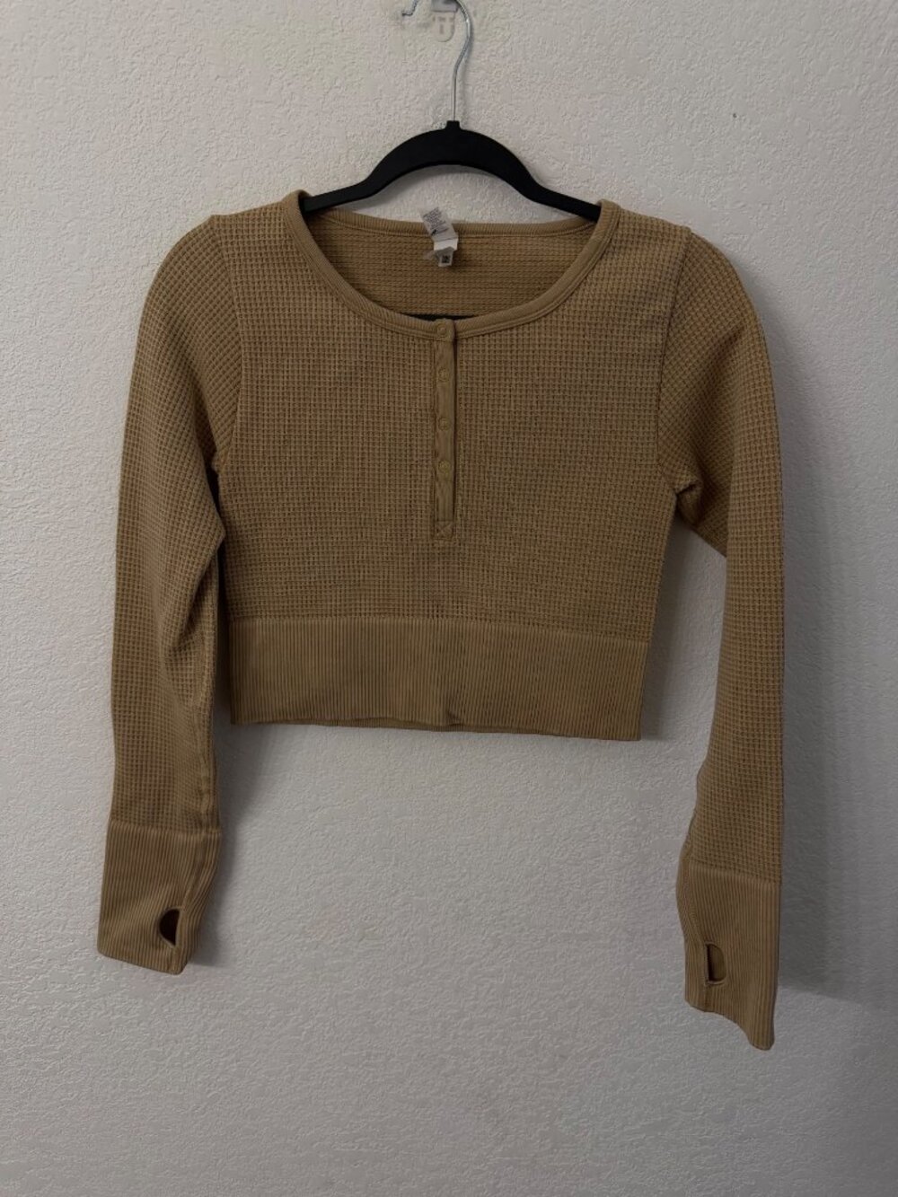 Offline By Aerie Waffle Knit Long Sleeve Henley Crop Top Beige size medium With